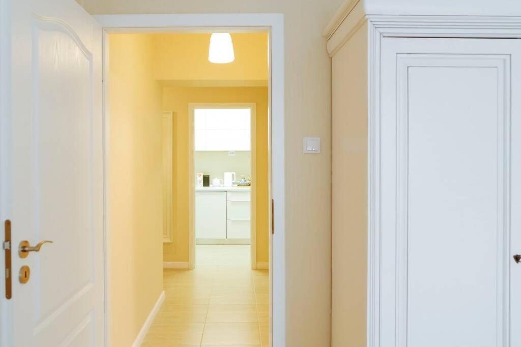 Elegant Vibes Apartment Next To Obor Market بوخارست المظهر الخارجي الصورة
